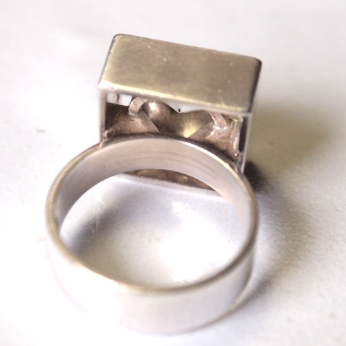 N.E.FROM（N.E フロム）ロッククリスタル　スクエアリング