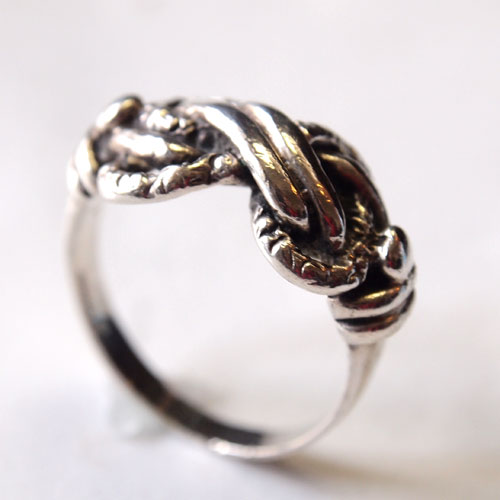 ヴィクトリアンシルバー　エイトノット（八の字結び）リング