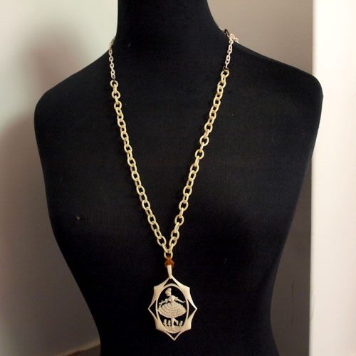 ホーン＆セルロイド　バレリーナネックレス