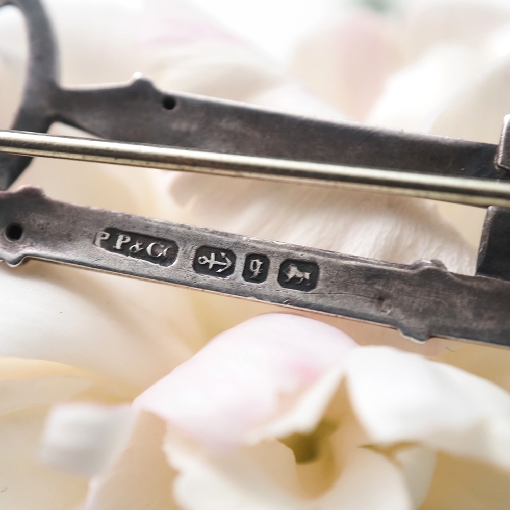 アンティーク シルバー・ダブルキーブローチ