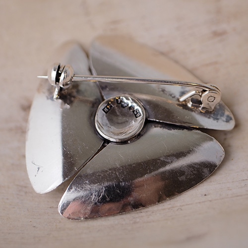 K. P スウェーデン シルバー カルセドニーブローチ