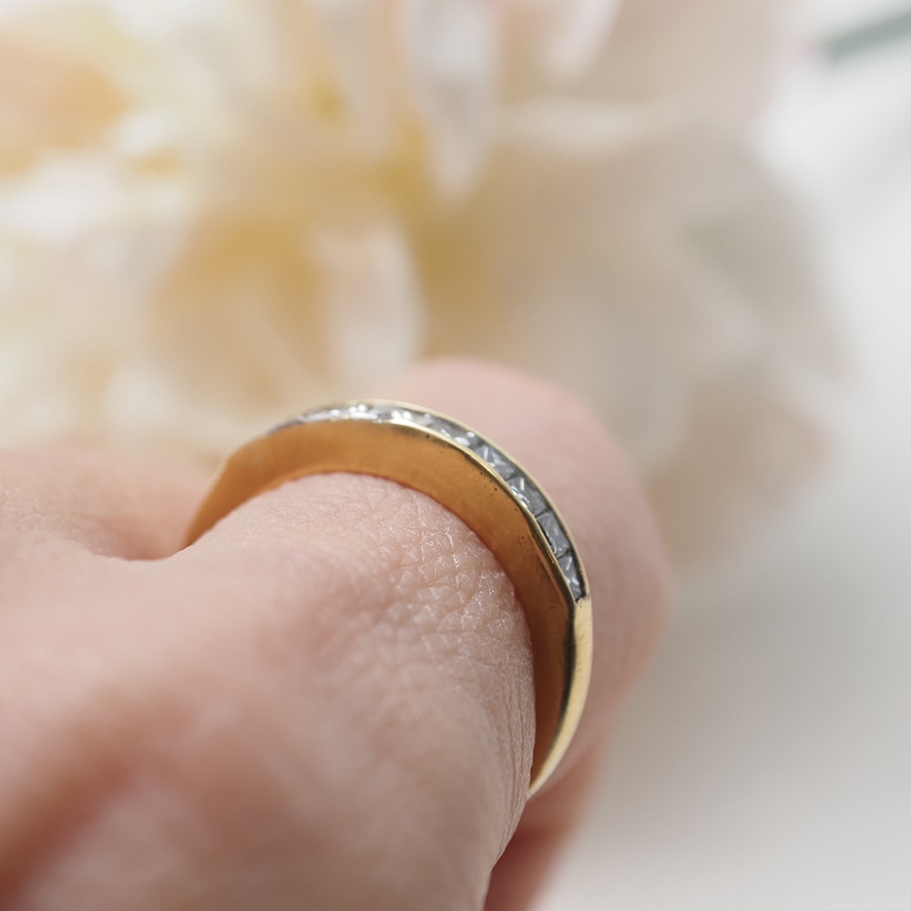 18金 天然プリンセスカットダイヤモンド 一文字リング