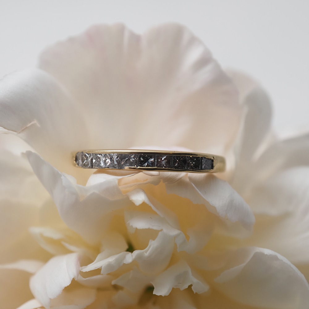 18金 天然プリンセスカットダイヤモンド 一文字リング