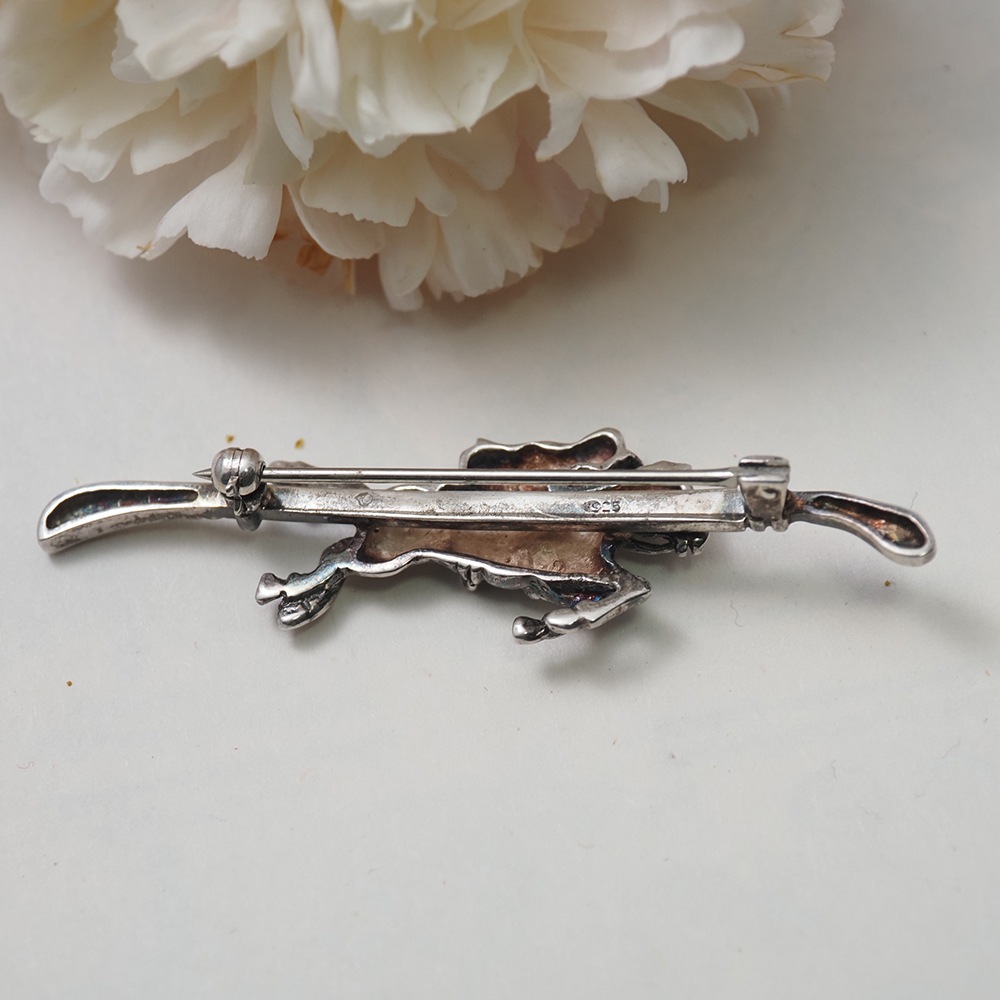 アンティークシルバー ジョッキー＆ホース「ウィップ（馬鞭）」ブローチ