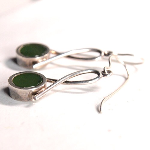 N.E.FROM (N.E.フロム）　ネフライト　ピアス