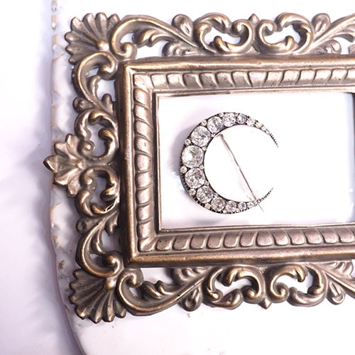 シルバー＆オールドマインカットペースト　ビッグクレセントブローチ