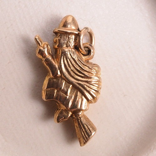 9金　魔女のチャーム