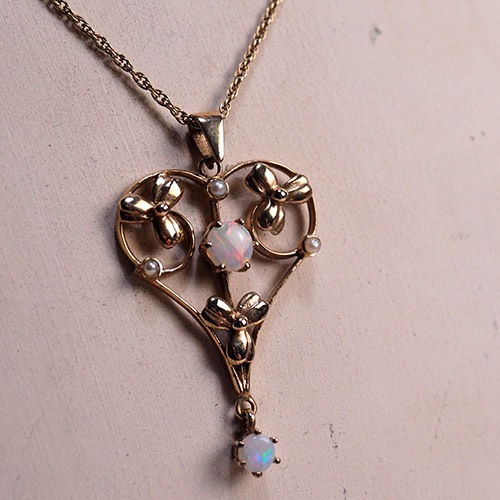9金　オパール　クローパー＆ハート　ペンダント&チェーン
