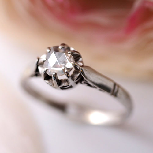 プラチナ　ローズカットダイヤモンド　ソリティアリング（アンティークジュエリー）