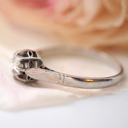 プラチナ　ローズカットダイヤモンド　ソリティアリング（アンティークジュエリー）