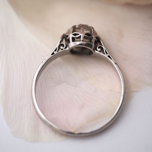 プラチナ　ローズカットダイヤモンド　ソリティアリング（アンティークジュエリー）