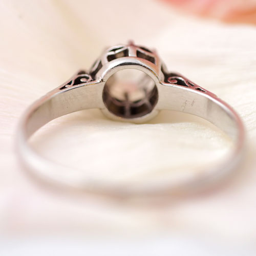 プラチナ　ローズカットダイヤモンド　ソリティアリング（アンティークジュエリー）