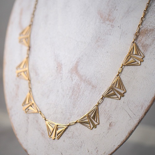 18金　アールデコ　トライアングル　フィリグリーネックレス