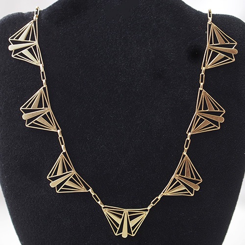 18金　アールデコ　トライアングル　フィリグリーネックレス