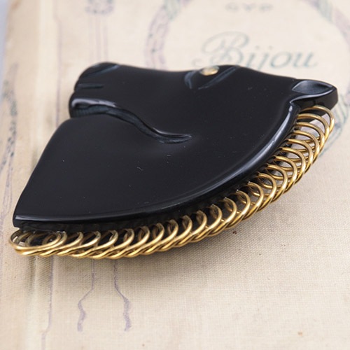 ガラリス＆メタル　ブラックホース　ブローチ