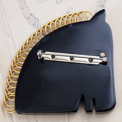 ガラリス＆メタル　ブラックホース　ブローチ