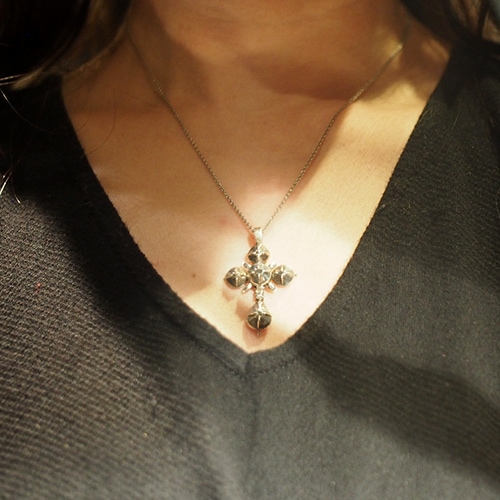 シルバー　ローズカットダイヤモンド　フレミッシュクロス（フランドルクロス）