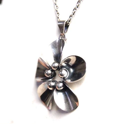 N.E.FROM (N.E.フロム）　デンマーク　フラワーペンダント