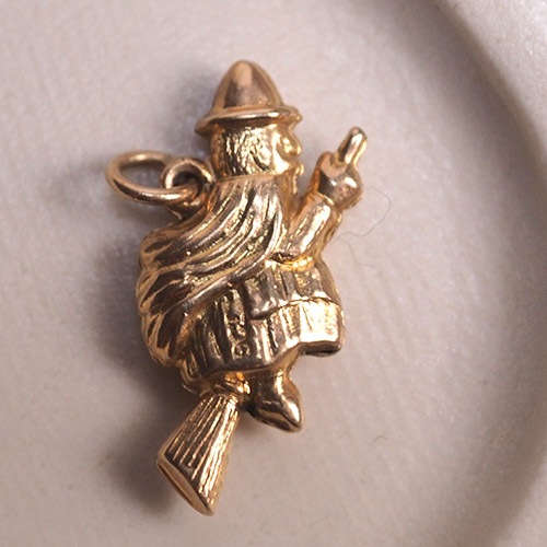 9金　魔女のチャーム