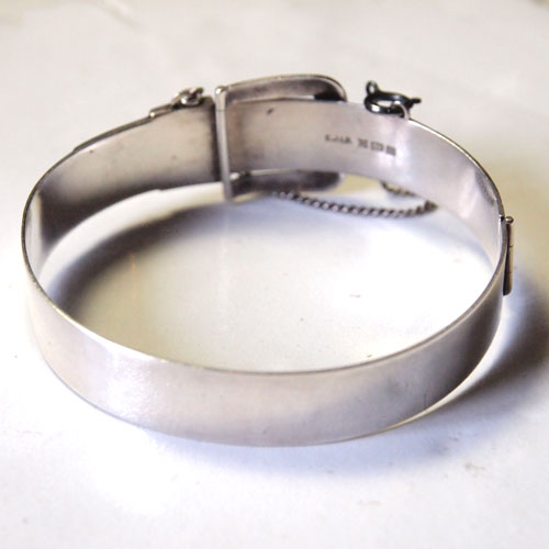 0-シルバーバックルブレスレット