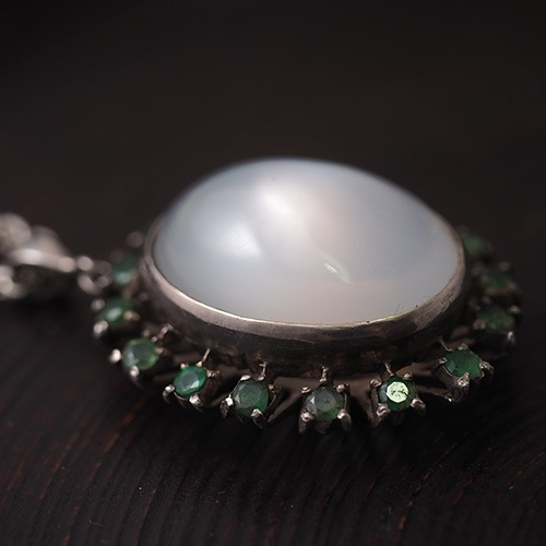 シルバー　天然ムーンストーン&エメラルド　ペンダント