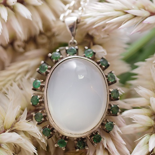 シルバー　天然ムーンストーン&エメラルド　ペンダント