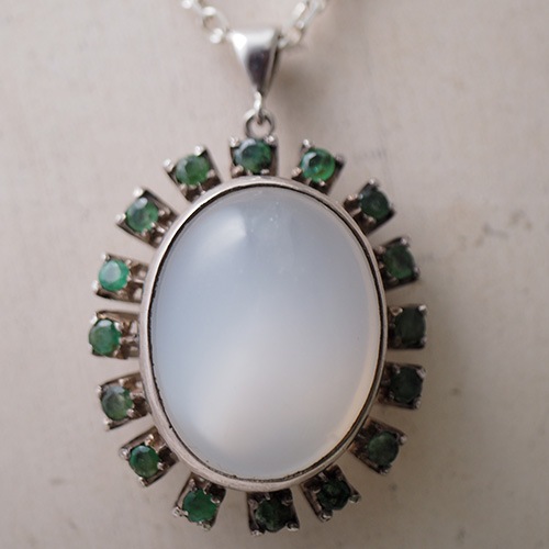 シルバー　天然ムーンストーン&エメラルド　ペンダント