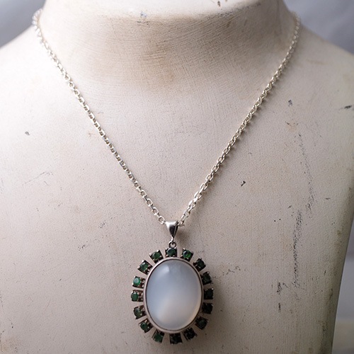 シルバー　天然ムーンストーン&エメラルド　ペンダント