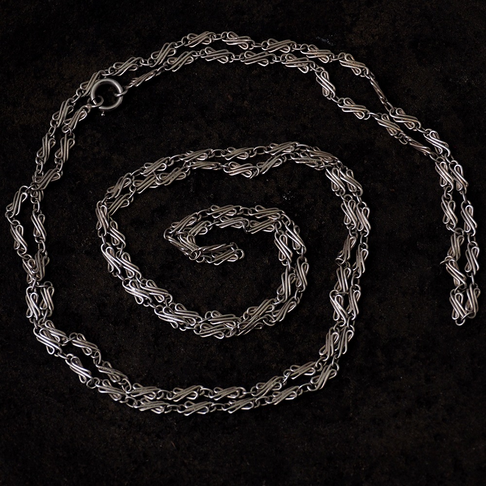 シルバー　ツイスト アンティークフィリグリーチェーン　　(137cm)