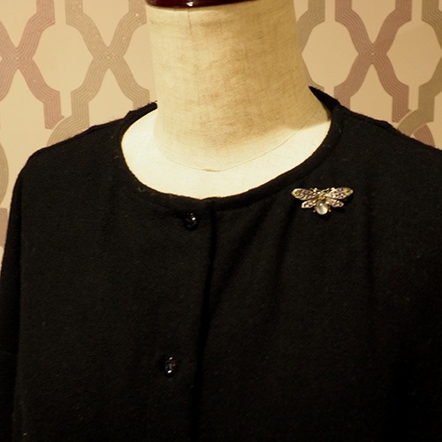 サフラジェット（アメシスト　ペリドット　ムーンストーン）蜂（ハチ）のブローチ