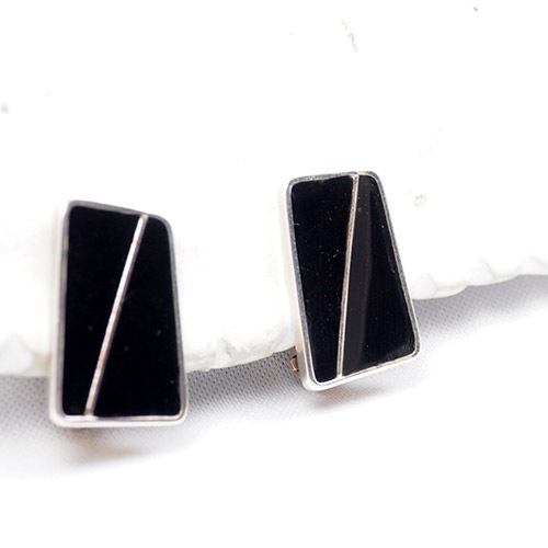 シルバー&ブラックエナメル クリップイヤリング