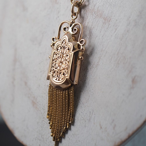 18金　リバーシブル タッセル ペンダント