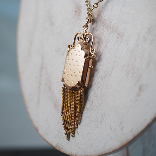 18金　リバーシブル タッセル ペンダント