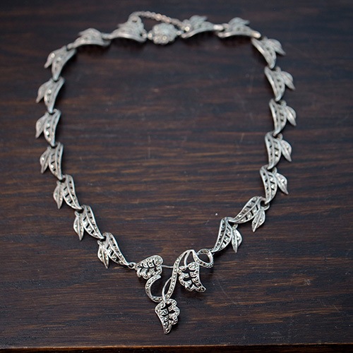 シルバー　マーカサイト　アールデコ　リーフネックレス