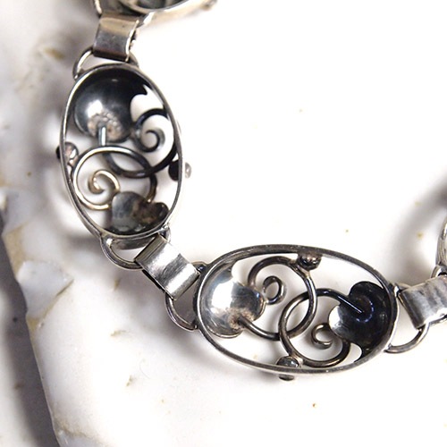 ERIK JUUL BUSCH デンマーク クラシカル　リーフネックレス