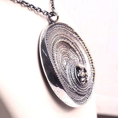 JORMA LAINE ヨルマレイン　シルバーカラーブロンズ　ビッグサン　ネックレス