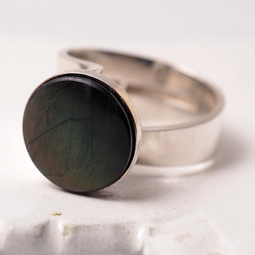 Valo Koru ヴァロコル　ラブラドライト　スペクトロライト　リング