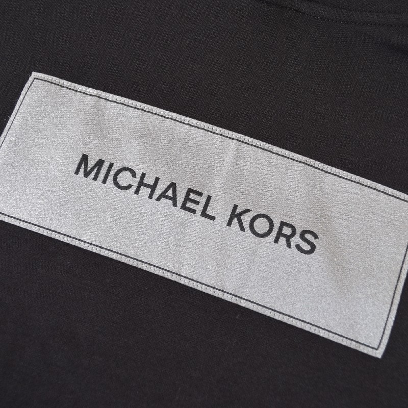 【BEROs】MICHAEL KORS ロゴチャーム パーカー BEROs】MICHAEL KORS ロゴチャーム パーカー New Michael Kors Silver