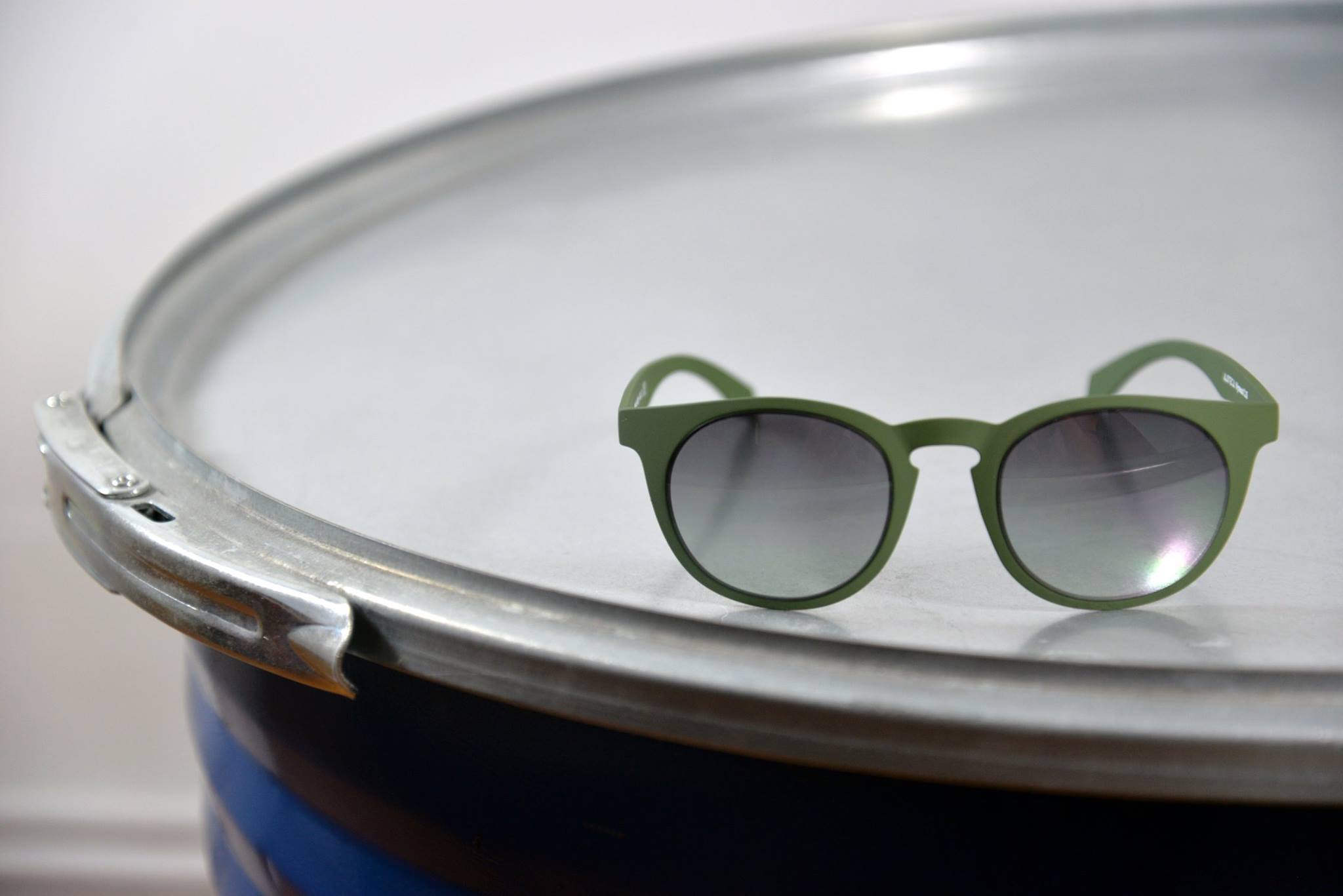 【ALSTECA】 Military Green×Smoke Gradient/WYNWOOD C05