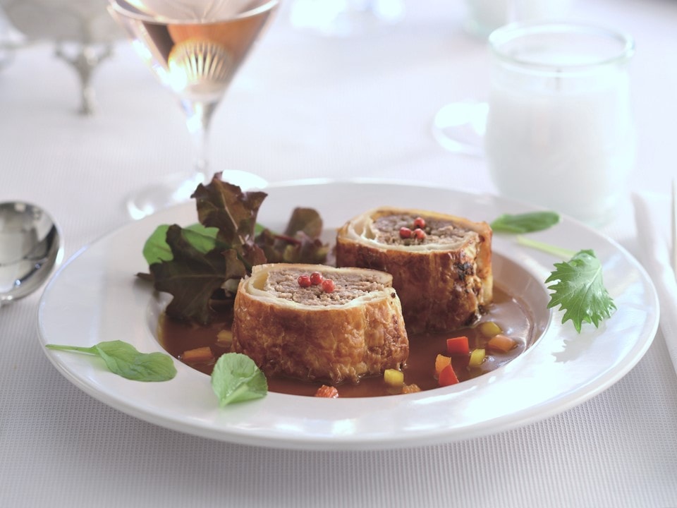 【送料込】＜ホテルオークラ＞黒毛和牛ビーフパイ150g ４袋