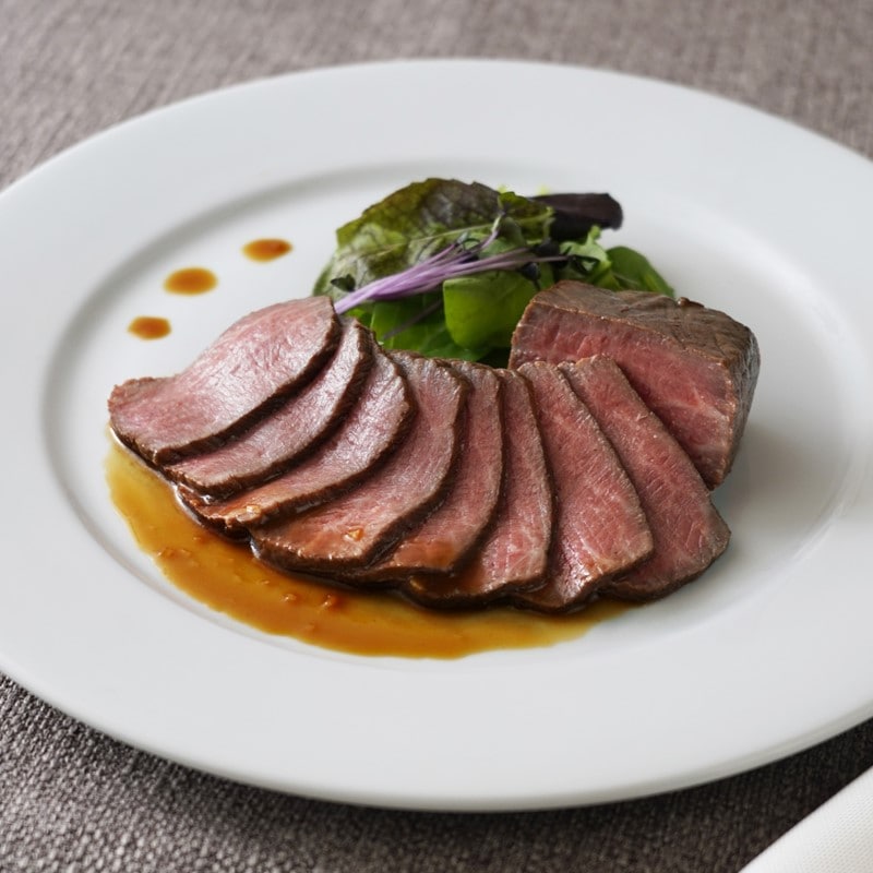 【送料込】＜ブラッセリートモ＞黒毛和牛ローストビーフ100g ２袋