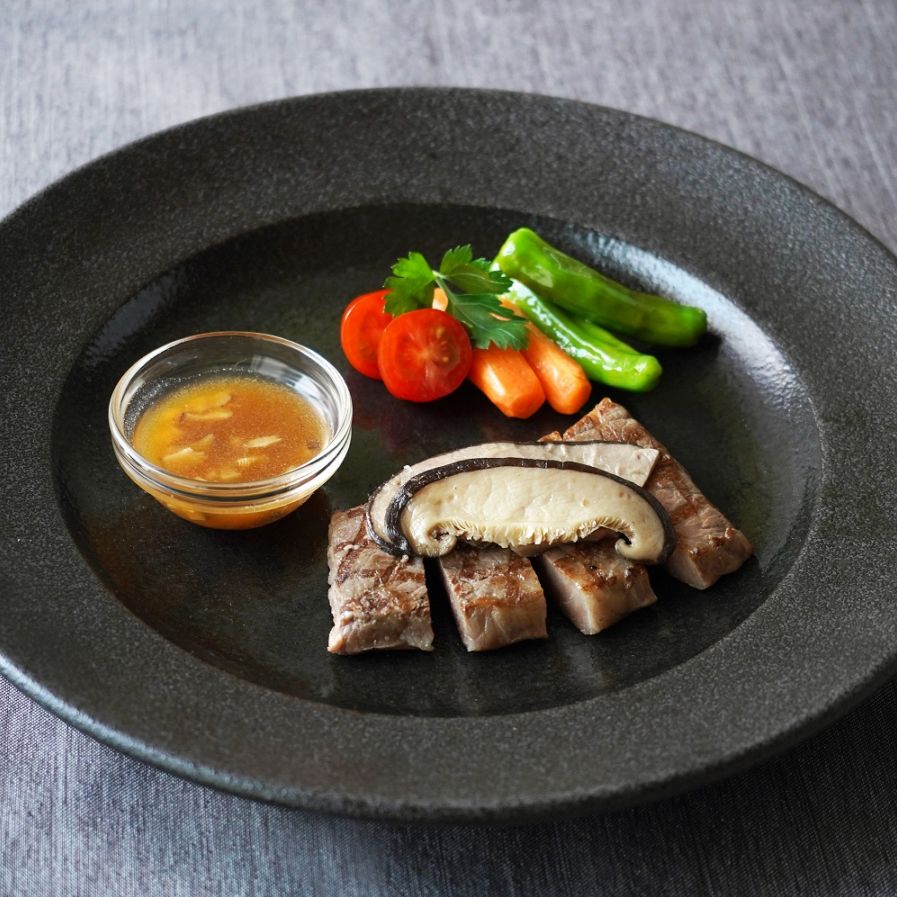 【送料込】＜a Tempo神戸住吉＞天恵菇椎茸と黒毛和牛ステーキ50g 3袋