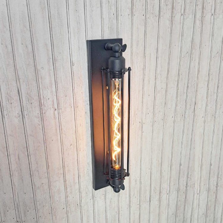 階段・廊下に最適。インダストリアルデザインのブラケットライト ｜ WL003