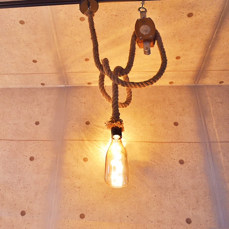 滑車×ロープの組み合わせがユニーク!インダストリアルなペンダントライト|P008