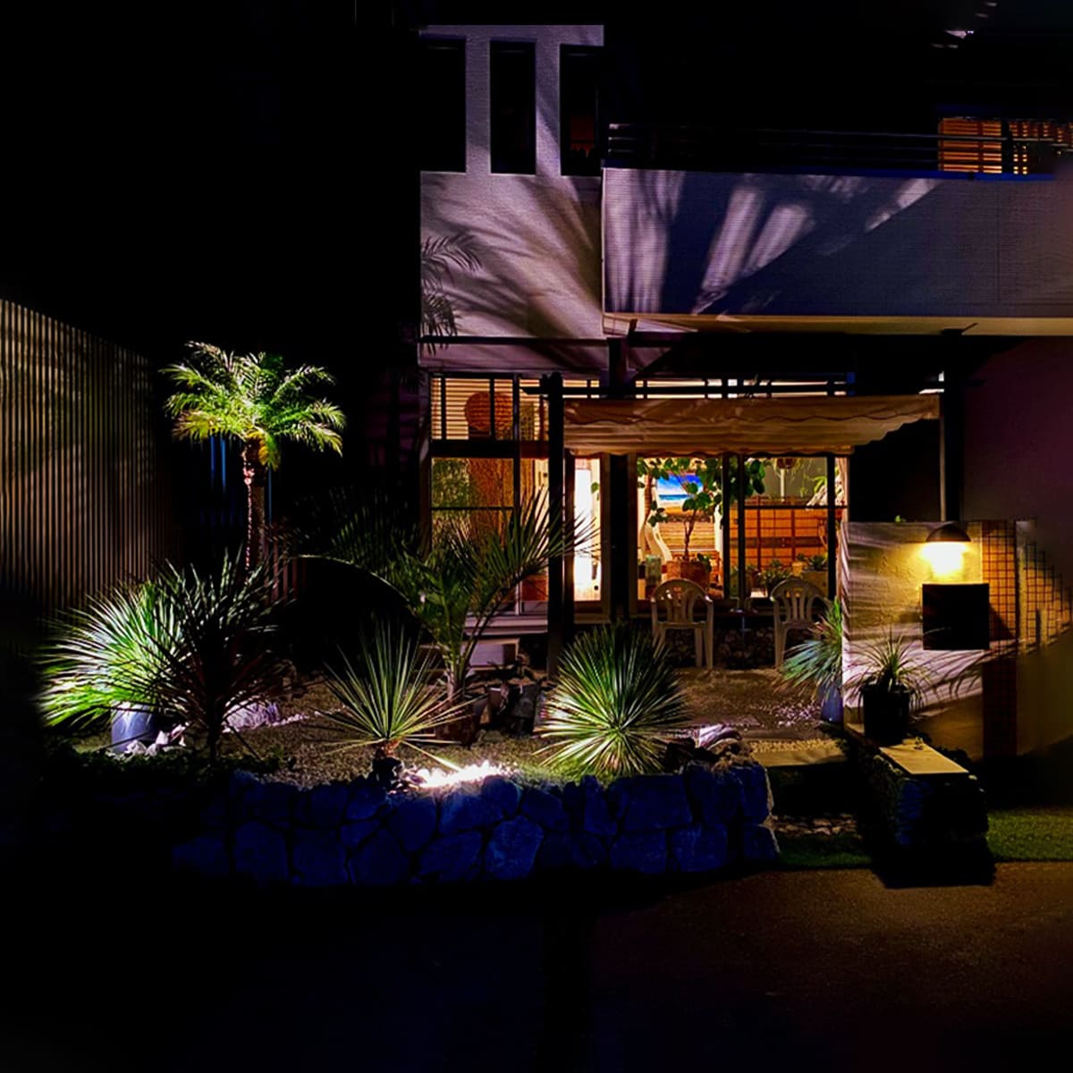 自慢の車やバイクをかっこよく照らせる！埋め込み式LEDアッパーライト | GU4