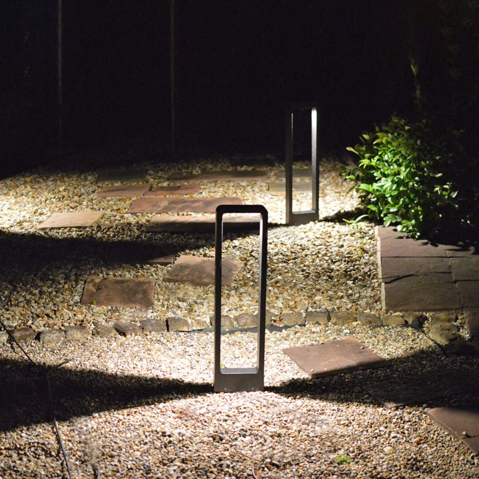 ソーラーでは出せない明るさ!モダンデザインのLEDガーデンライト | GP002-2SET