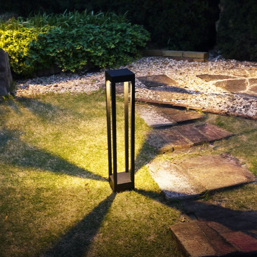 陰影がかっこいいガーデンライト4本セット。DIYでも本格的に！ | GP003-4SET