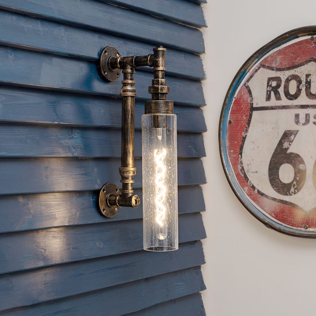 配管モチーフのヴィンテージ屋外照明でおしゃれな外観に | WP012