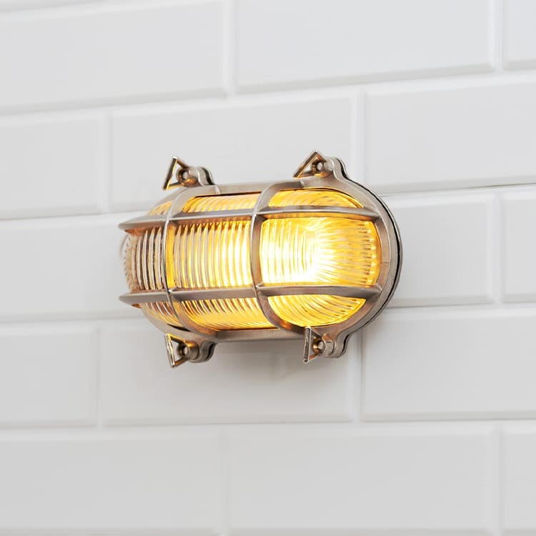 重厚感を直輸入！職人のこだわりがつまった、高級感のある特別な照明。 ｜ M-WP002