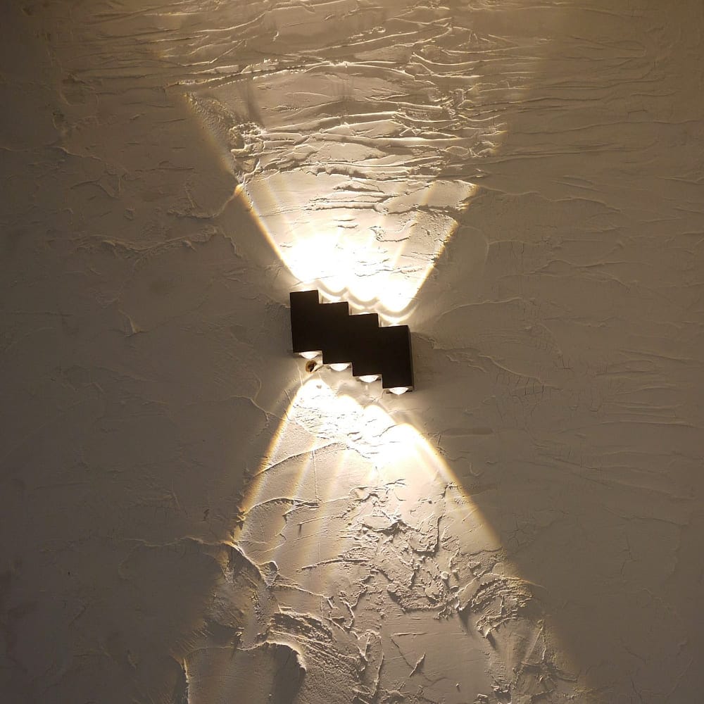 上下に光を放つモダンデザインのおしゃれな防雨ポーチライト ｜ WP022